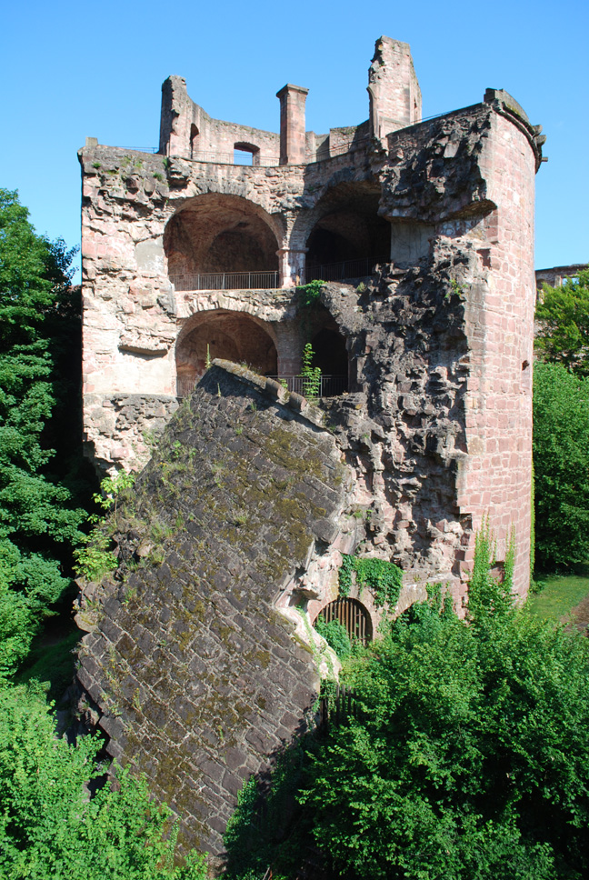 Gesprengter Turm