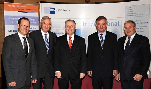 Oberbürgermeister Dr. Eckart Würzner, Prof. Dr. Franz Luzius, Hauptgeschäftsführer der IHK Rhein-Neckar, Prof. Dr. Bernhard Eitel, Rektor der Universität Heidelberg, Prof. Dr. Hans-Wolfgang Arndt, Rektor der Universität Mannheim, Dr. Gerhard Vogel, IHK-Präsident  (von li nach re)